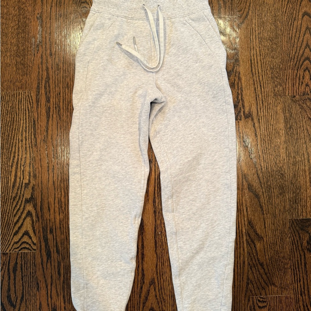 Lululemon Women’s Gray Joggers. Size 2. Great condition!
